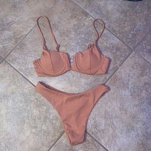 bikini set, size small!! never worn💓